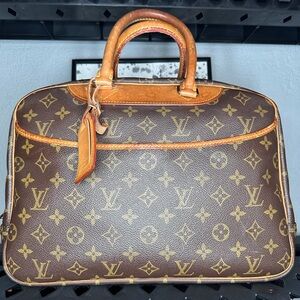 Louis Vuitton Deauville Bag